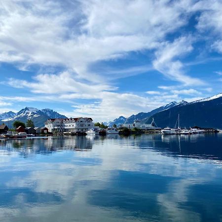 Sunde Fjord Hotel, Free And Easy Parking Solavagen Εξωτερικό φωτογραφία