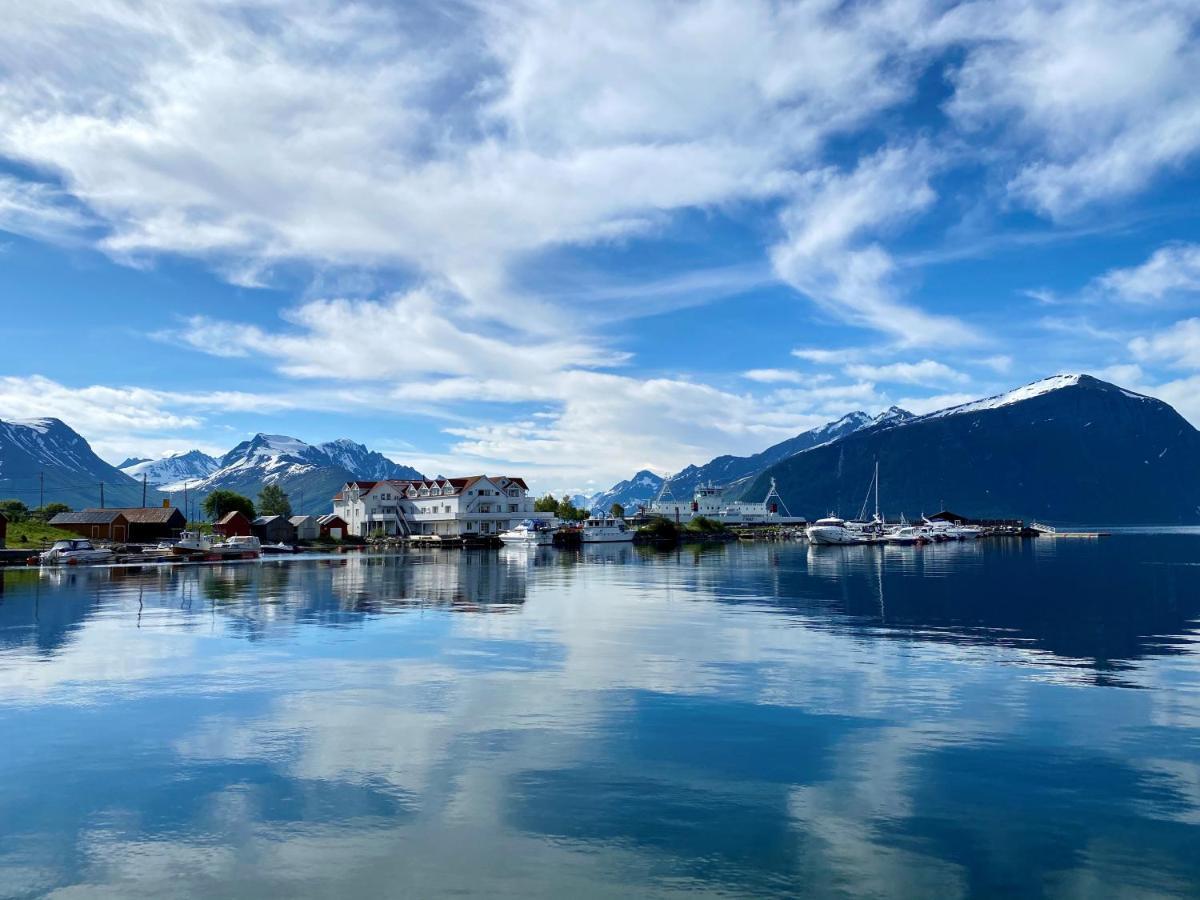 Sunde Fjord Hotel, Free And Easy Parking Solavagen Εξωτερικό φωτογραφία