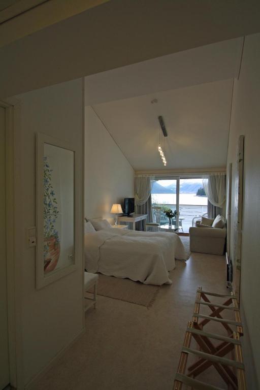 Sunde Fjord Hotel, Free And Easy Parking Solavagen Δωμάτιο φωτογραφία